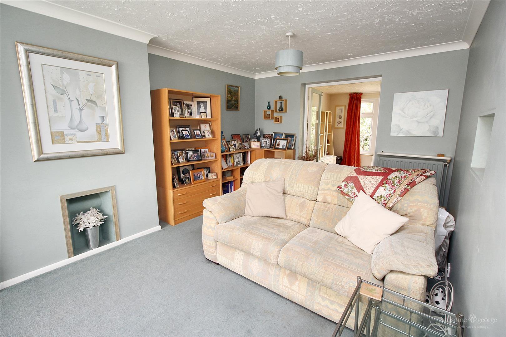 Warborough Avenue, Tilehurst, Reading